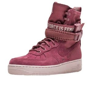Nike SF AF-1 Force is Female Sneaker -Burgundy